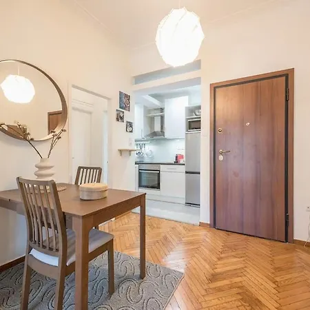 Ampelokipoi Metro Station Apartment *