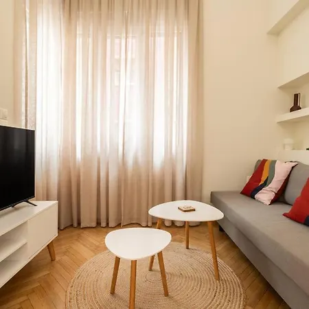 Apartment Modern Next To Metro Panepistimio