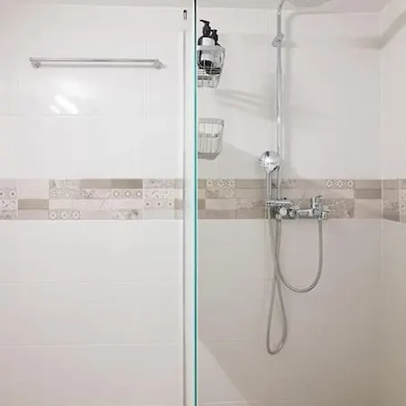 Brand New 2bedroom In Kato Patissia Station! *