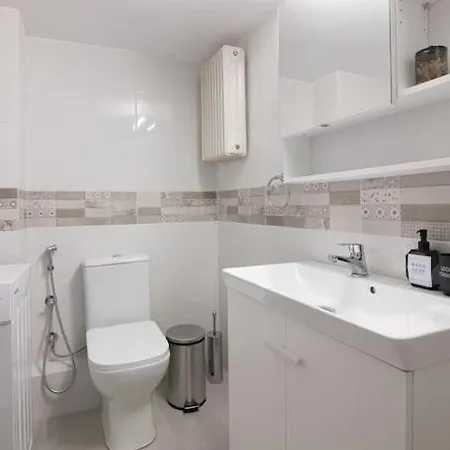 Apartment Brand New 2bedroom In Kato Patissia Station!