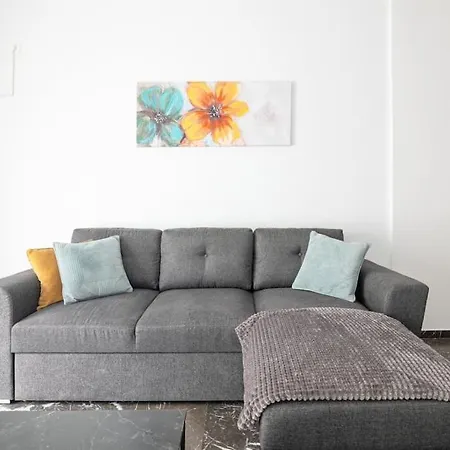 Brand New 2bedroom In Kato Patissia Station! Apartment *