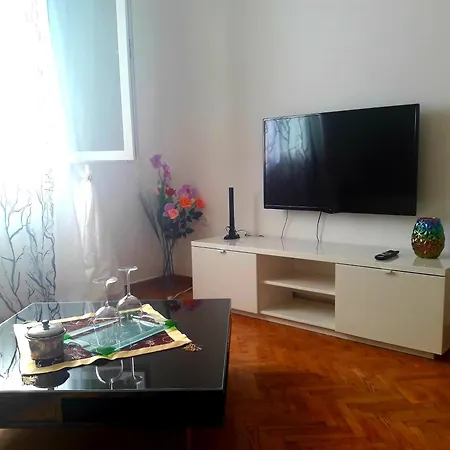 αnna's 2 .holidays In Beautiful Apartment