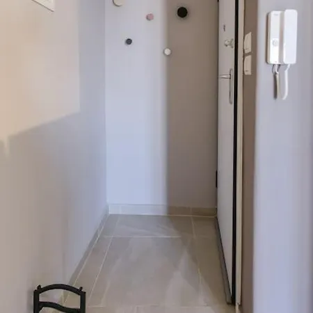 Apartment Modern Close To Metaxourgeio *