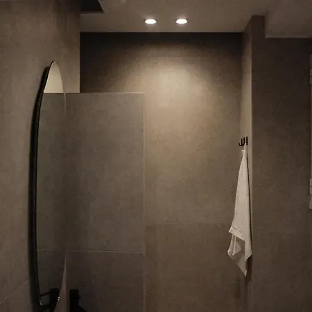 Unique 2bd Design With Airconditioning Near Acropolis Apartment *