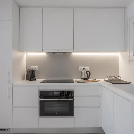 Bliss Living Apartment *