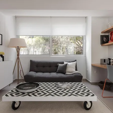Bliss Living Apartment *