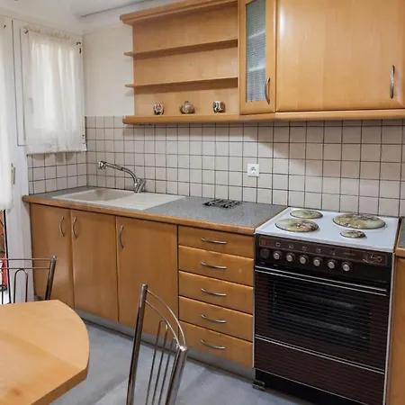 Gorgeous Near Historic Acropolis Apartment