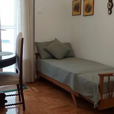 Apartment Gorgeous Near Historic Acropolis