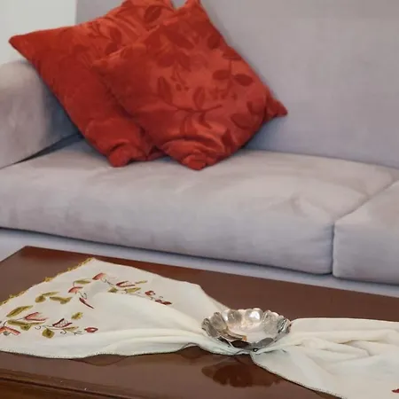 Apartment Gorgeous Near Historic Acropolis