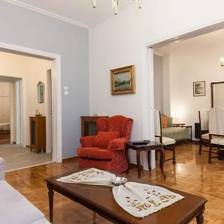 Gorgeous Near Historic Acropolis