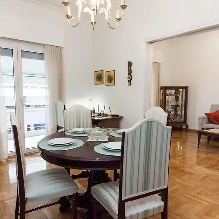 Gorgeous Near Historic Acropolis Apartment