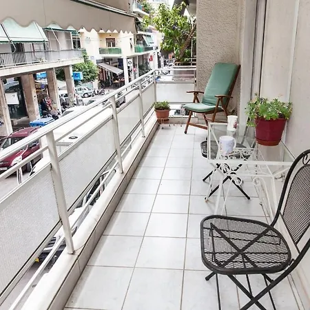 Gorgeous Near Historic Acropolis Apartment *