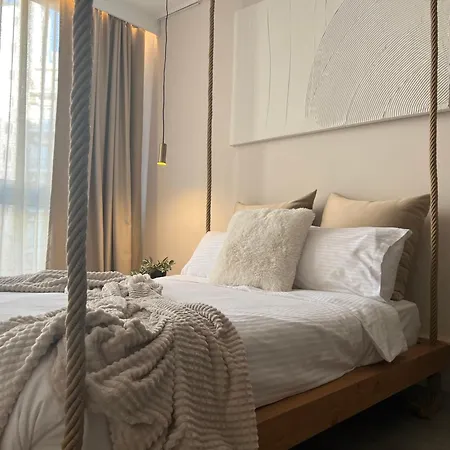 Apartment Host - Urban Boho *