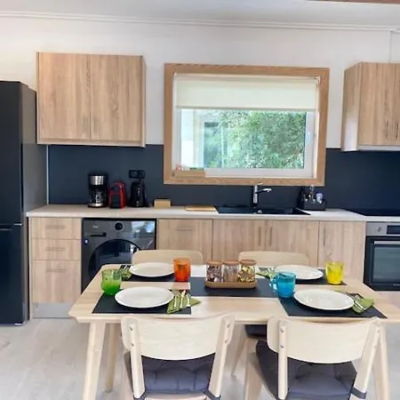 Vouliagmeni Seaside Luxury Apartment *