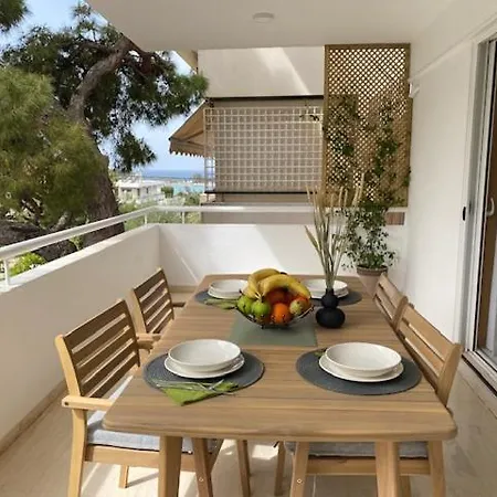 Vouliagmeni Seaside Luxury Apartment *