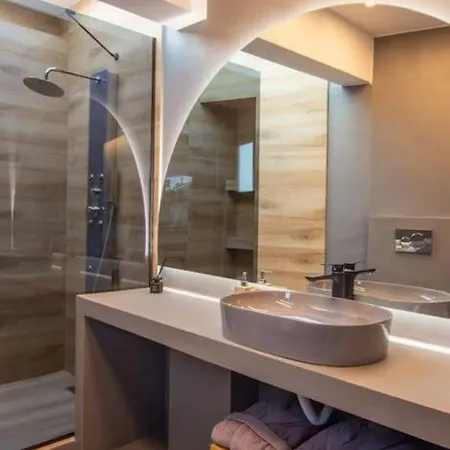 Eos Luxury Loft By Edrano 8essentially *