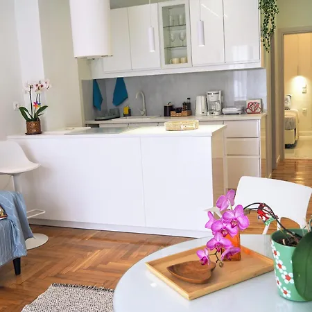 White House Apartment Athen