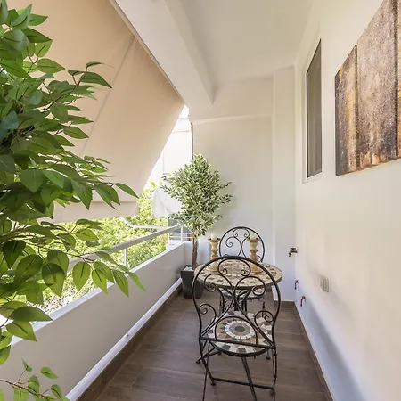 Modern Comfort In Neos Kosmos Metro Apartment
