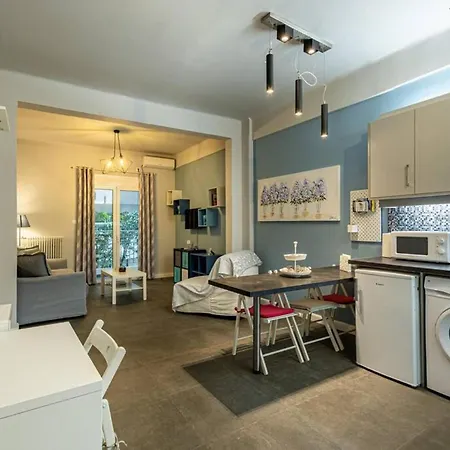 Ruby ' S Acropolis Apartment *
