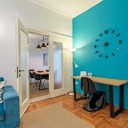 Acropolis Stylish 2br - Center Of