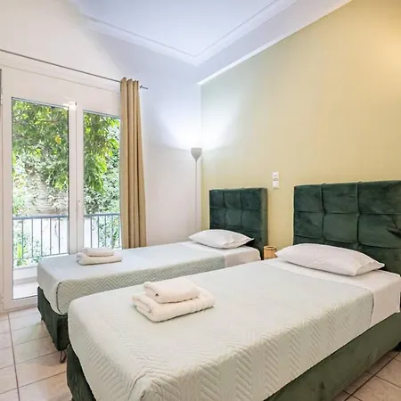 Acropolis Stylish 2br - Center Of