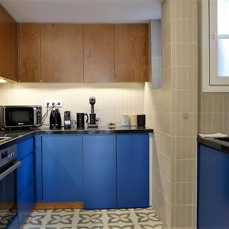 Smart And Elegant In The Centre Of Apartment *