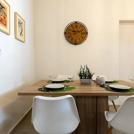 Luxury Detached House With Astonishing Roof Garden Holiday home *