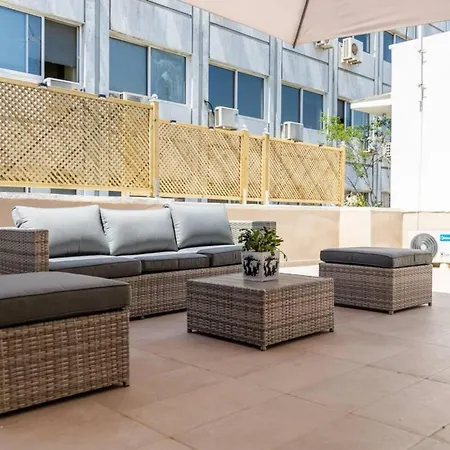 Luxury Detached House With Astonishing Roof Garden Holiday home