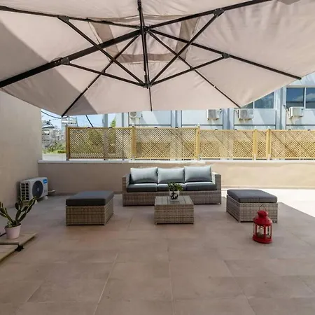 Holiday home Luxury Detached House With Astonishing Roof Garden