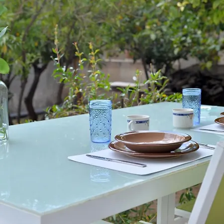 Riviera Garden View Apartment *