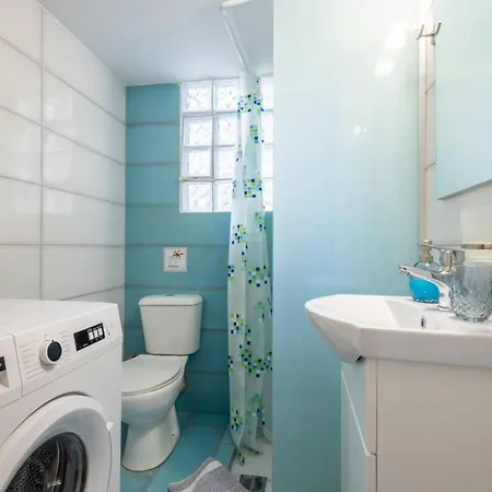 Roubnb Acropolis Museum 1bd Apartment