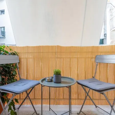 Roubnb Acropolis Museum 1bd *