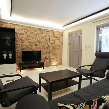 Elegant At The Acropolis Hills