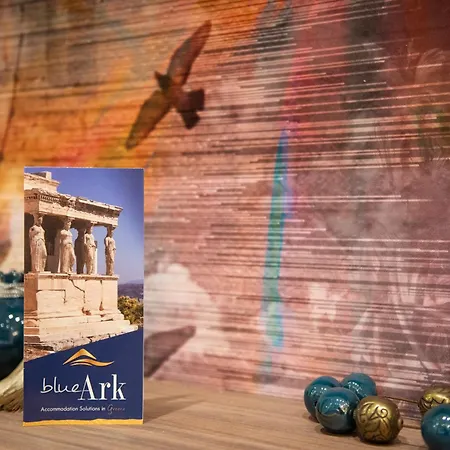 Blue Ark Romantic Under Acropolis Atene