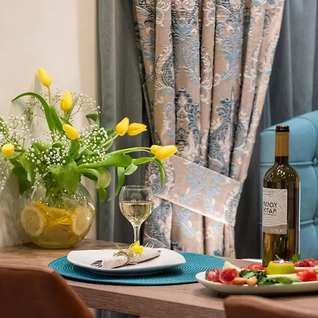 Blue Ark Romantic Under Acropolis Apartment
