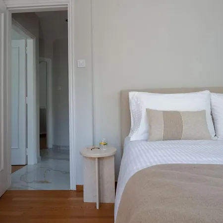 Acropolis Hideaway - Tranquil Retreat In Plaka Atene