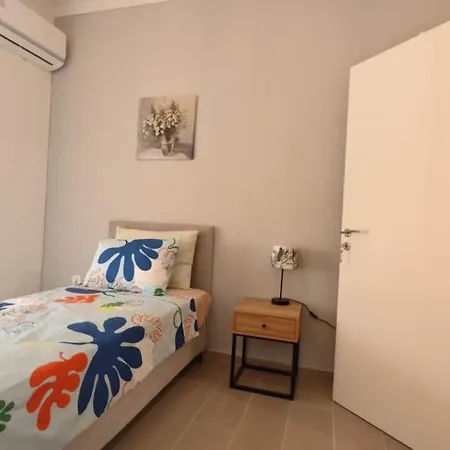 海风书韵 阳光雅居 Breeze Of Books And Sea, Sunlit Elegant Abode Apartment Athens