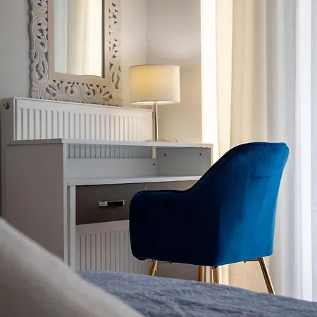 Elegant Two-bedroom In Exarcheia, Peridot - Homes Apartment