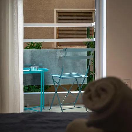 Elegant Two-bedroom In Exarcheia, Peridot - Homes * Athens