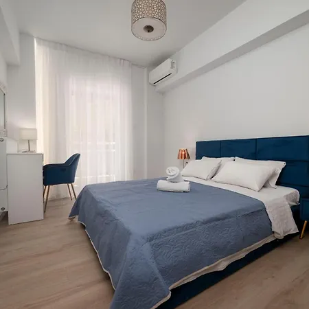 Apartment Elegant Two-bedroom In Exarcheia, Peridot - Homes *