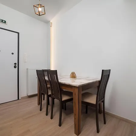 Apartment Elegant Two-bedroom In Exarcheia, Peridot - Homes