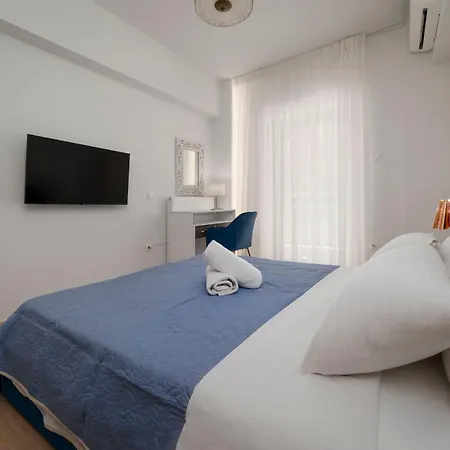 Apartment Elegant Two-bedroom In Exarcheia, Peridot - Homes Athens