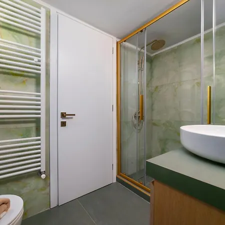 Elegant Two-bedroom In Exarcheia, Peridot - Homes *