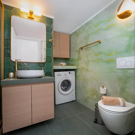 Apartment Elegant Two-bedroom In Exarcheia, Peridot - Homes Athens