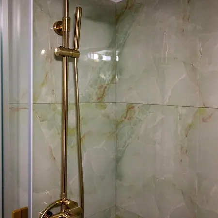 Apartment Elegant Two-bedroom In Exarcheia, Peridot - Homes Athens