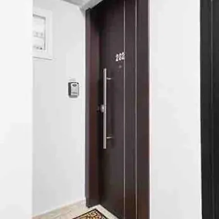 A Comfortable Small Nearby Acropolis 202 Apartment Athens