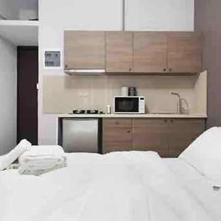A Comfortable Small Nearby Acropolis 202 *
