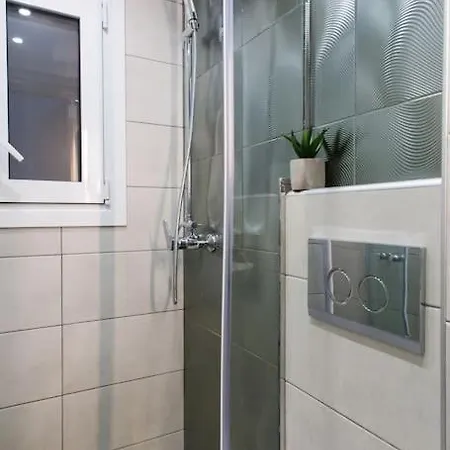 Apartment A Comfortable Small Nearby Acropolis 5 Athens