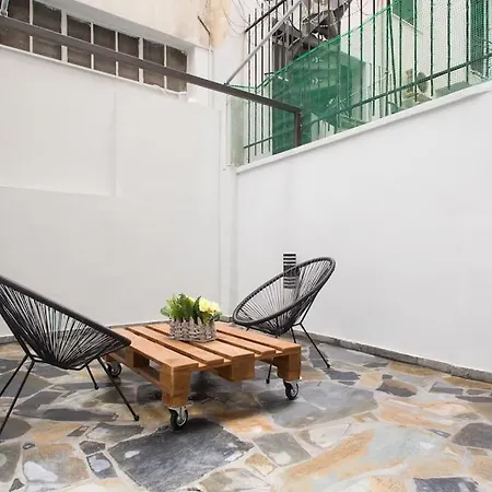 A Comfortable Small Nearby Acropolis 3 Apartment *