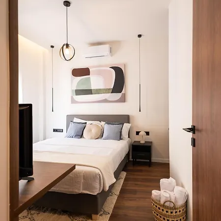 Filo22 - Is The Coolest In Patralona With Big Balcony Athens